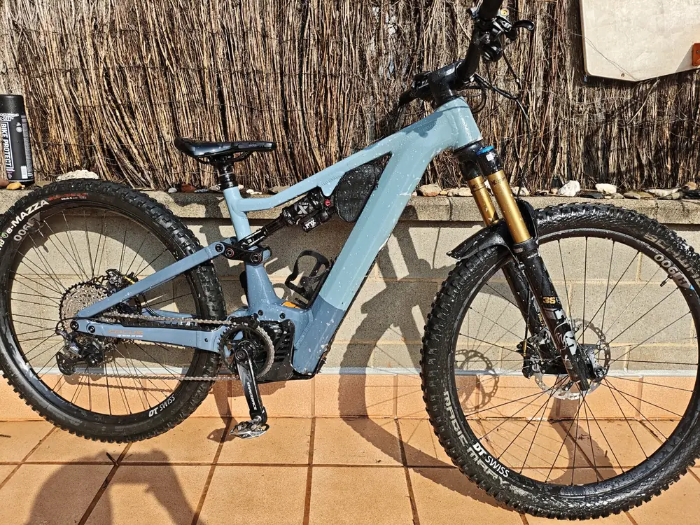Transmisión Shimano XT de la Focus JAM² 6.9 mojada durante el lavado