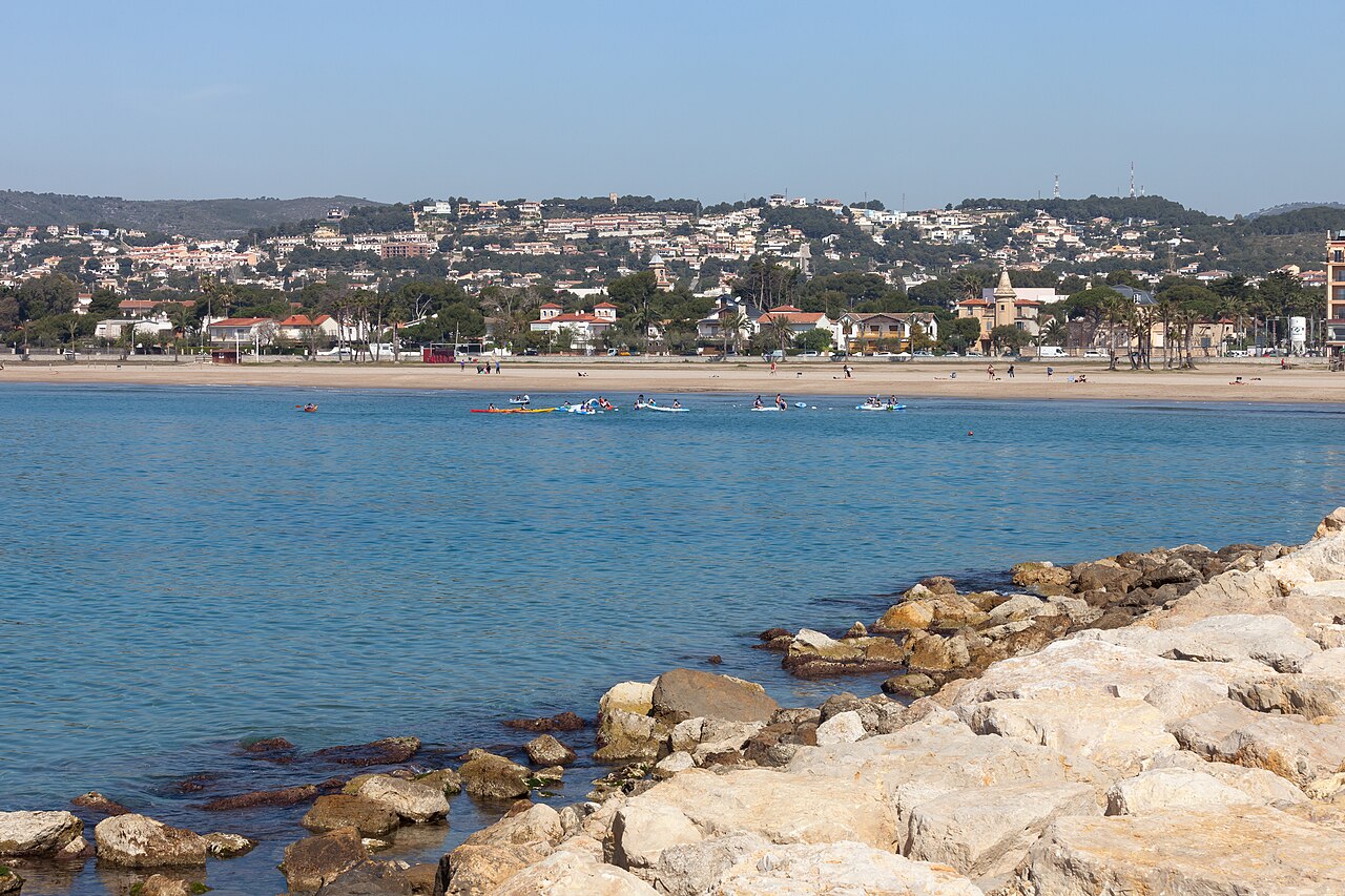 Vista de Coma-ruga y El Vendrell desde la costa